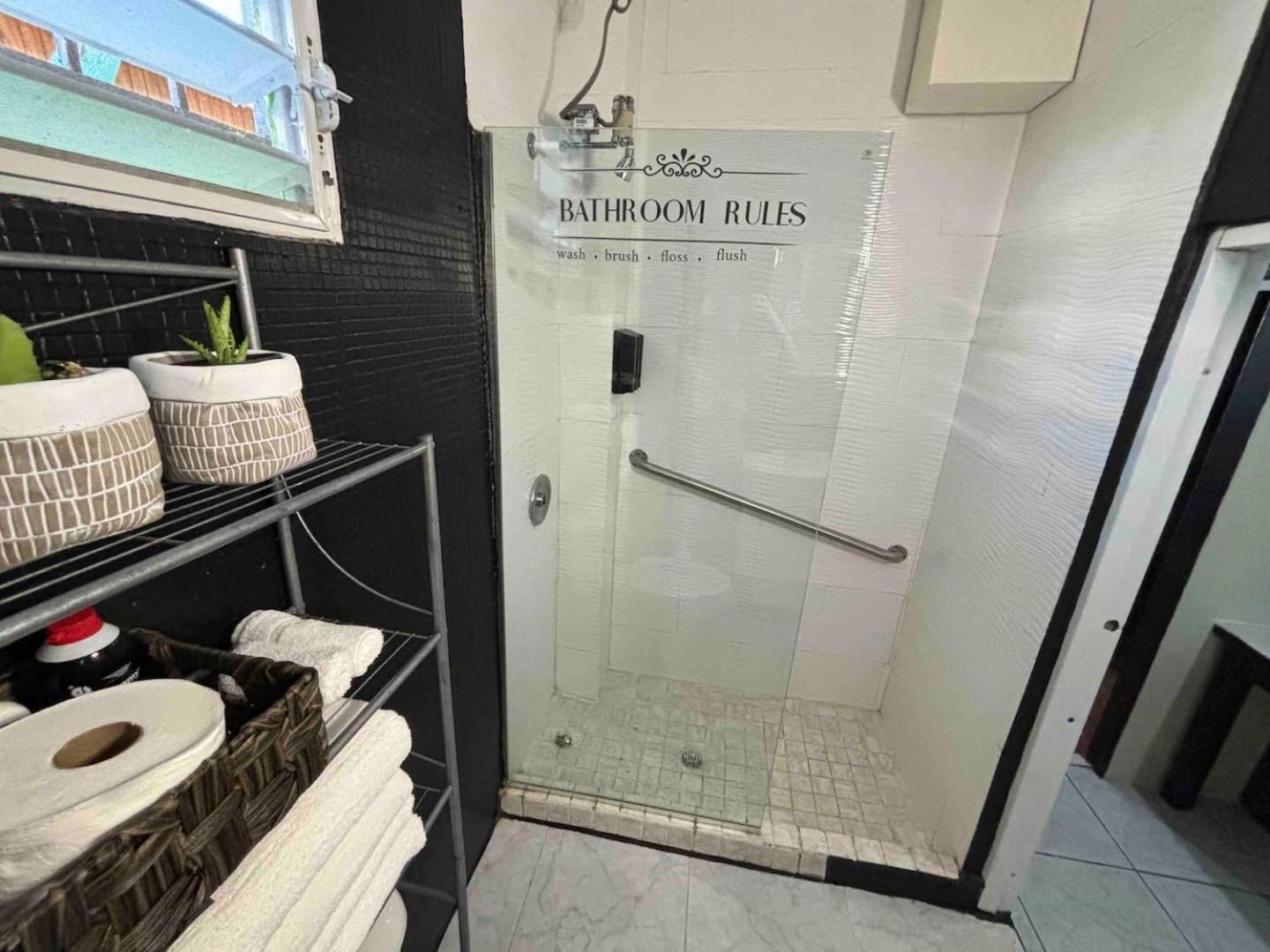 Apartamento Salo-casa 4 Bdrm House By Here Pr