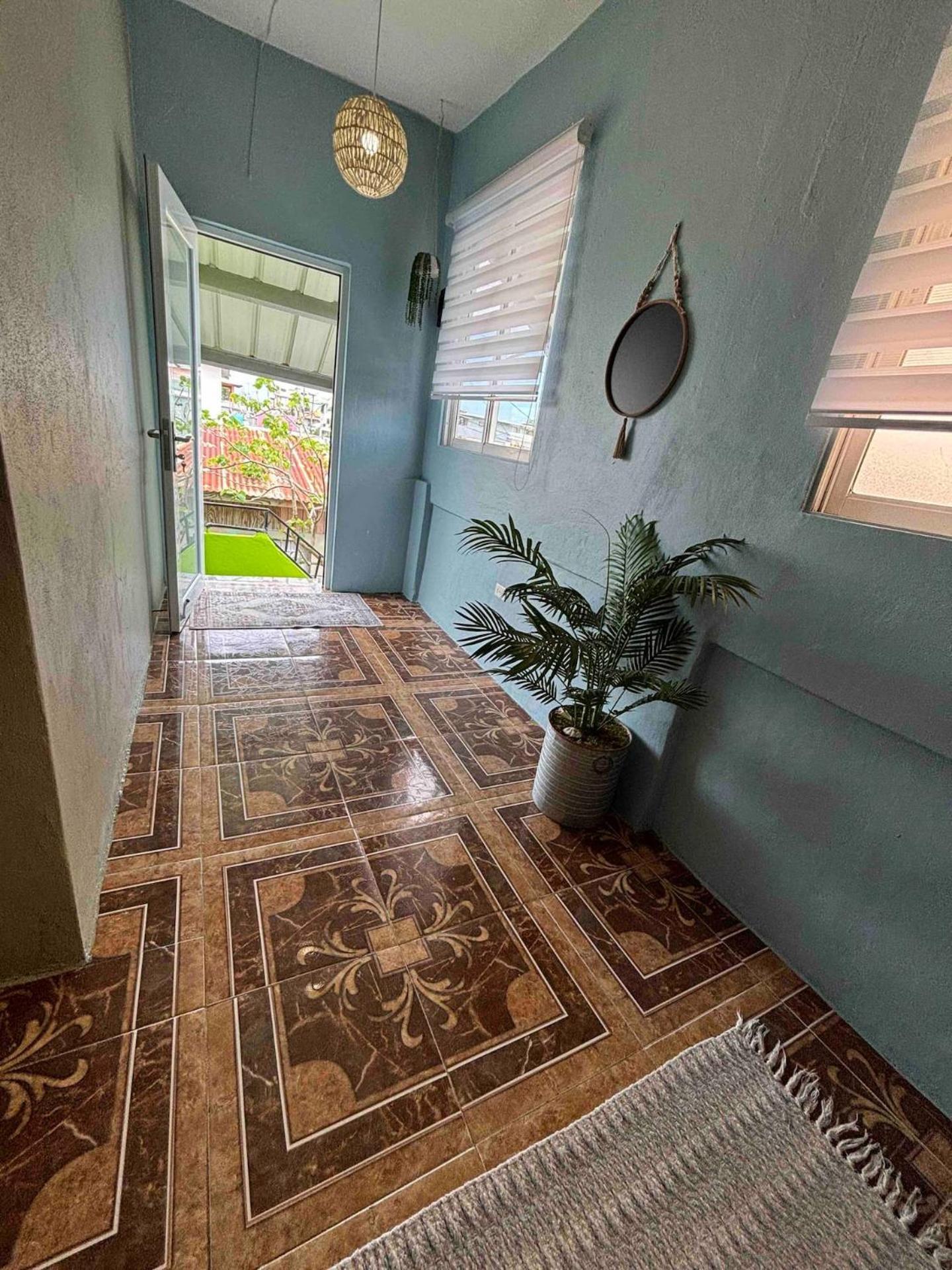 Salo-casa 4 Bdrm House By Here Pr Apartamento